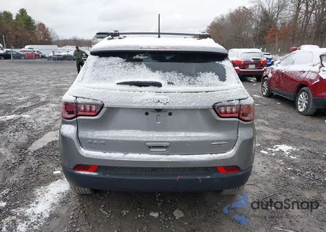 2018 Jeep Compass Latitude 4X4 из США, поврежденный, VIN 3C4NJDBB6JT457022